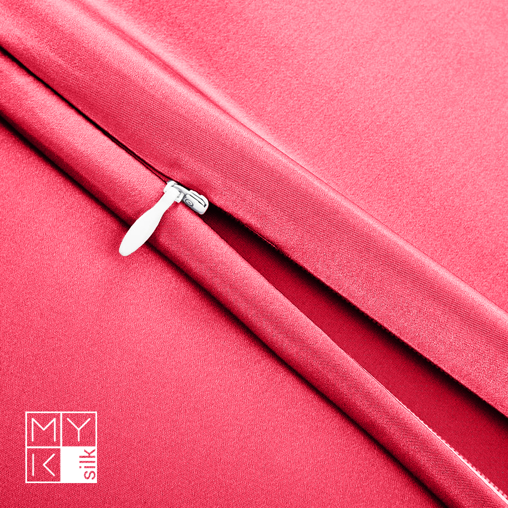 Natural Mulberry Silk Pillowcase (19 Momme) - Viva Magenta